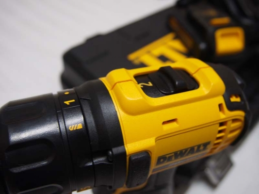 สว่านไร้สาย DeWALT DCD780 ไฟ20โวลท์พร้อมแท่นชาร์จแบ็ตลิเทียม2ก้อนและเคสพลาสติค Build in USA สว่านไร้สาย DeWALT DCD780 ไฟ20โวลท์พร้อมแท่นชาร์จแบ็ตลิเทียม2ก้อนและเคสพลาสติค Build in USA