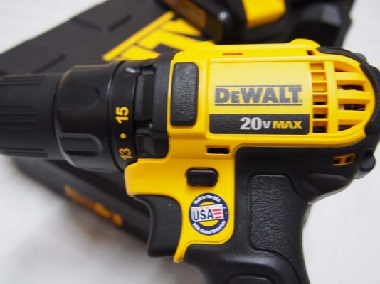 สว่านไร้สาย DeWALT DCD780 ไฟ20โวลท์พร้อมแท่นชาร์จแบ็ตลิเทียม2ก้อนและเคสพลาสติค Build in USA สว่านไร้สาย DeWALT DCD780 ไฟ20โวลท์พร้อมแท่นชาร์จแบ็ตลิเทียม2ก้อนและเคสพลาสติค Build in USA