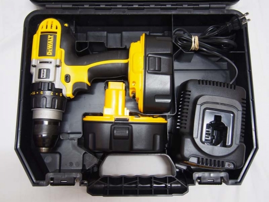 สว่านไร้สายพร้อมด้ามจับ DeWALT DCD940 XRP ไฟ18โวลท์พร้อมแท่นชาร์จแบ็ต1ก้อนและเคสพลาสติค สว่านไร้สายพร้อมด้ามจับ DeWALT DCD940 XRP ไฟ18โวลท์พร้อมแท่นชาร์จแบ็ต1ก้อนและเคสพลาสติค