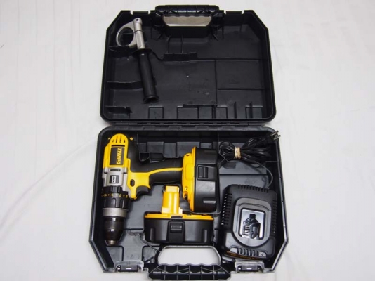 สว่านไร้สายพร้อมด้ามจับ DeWALT DCD940 XRP ไฟ18โวลท์พร้อมแท่นชาร์จแบ็ต1ก้อนและเคสพลาสติค สว่านไร้สายพร้อมด้ามจับ DeWALT DCD940 XRP ไฟ18โวลท์พร้อมแท่นชาร์จแบ็ต1ก้อนและเคสพลาสติค