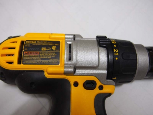 สว่านไร้สายพร้อมด้ามจับ DeWALT DCD940 XRP ไฟ18โวลท์พร้อมแท่นชาร์จแบ็ต1ก้อนและเคสพลาสติค สว่านไร้สายพร้อมด้ามจับ DeWALT DCD940 XRP ไฟ18โวลท์พร้อมแท่นชาร์จแบ็ต1ก้อนและเคสพลาสติค