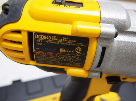 สว่านไร้สายพร้อมด้ามจับ DeWALT DCD940 XRP ไฟ18โวลท์พร้อมแท่นชาร์จแบ็ต1ก้อนและเคสพลาสติค สว่านไร้สายพร้อมด้ามจับ DeWALT DCD940 XRP ไฟ18โวลท์พร้อมแท่นชาร์จแบ็ต1ก้อนและเคสพลาสติค