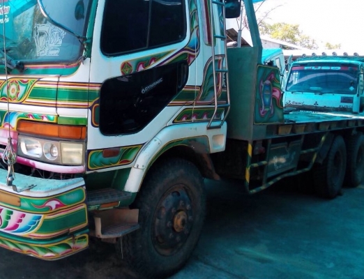 MITSUBISHI FUSO FN527 - 175 HP 6D15 M-A23489 สิบล้อ 2 เพลา เทรลเลอร์ใหญ่ท้ายลาดขึ้นรถแบ็คโฮร PC 200-320 ได้เลยครับ รถสวยมากๆครับ วางเครื่อง 6D15 เกียร์ 6 SPEED มีสโลว์ลงเล่มครบ หัวเก๋ง FUSO M5 ตาหวานลายสวยลงเล่มครบ ภายในสวย แอร์เย็น พวงมาลัยเพาเวอร์ ระบบเ