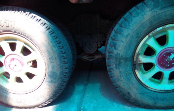 MITSUBISHI FUSO FN527 - 175 HP 6D15 M-A23489 สิบล้อ 2 เพลา เทรลเลอร์ใหญ่ท้ายลาดขึ้นรถแบ็คโฮร PC 200-320 ได้เลยครับ รถสวยมากๆครับ วางเครื่อง 6D15 เกียร์ 6 SPEED มีสโลว์ลงเล่มครบ หัวเก๋ง FUSO M5 ตาหวานลายสวยลงเล่มครบ ภายในสวย แอร์เย็น พวงมาลัยเพาเวอร์ ระบบเ