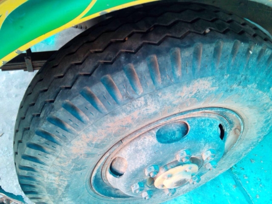 MITSUBISHI FUSO FN527 - 175 HP 6D15 M-A23489 สิบล้อ 2 เพลา เทรลเลอร์ใหญ่ท้ายลาดขึ้นรถแบ็คโฮร PC 200-320 ได้เลยครับ รถสวยมากๆครับ วางเครื่อง 6D15 เกียร์ 6 SPEED มีสโลว์ลงเล่มครบ หัวเก๋ง FUSO M5 ตาหวานลายสวยลงเล่มครบ ภายในสวย แอร์เย็น พวงมาลัยเพาเวอร์ ระบบเ