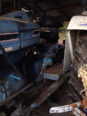 ขายรถไถเพลาเดียวFORD 6610 เก่าเก็บ สภาพดี สนใจโทร 081-970-1072