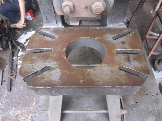 เครื่องปั๊มโลหะ(ข้อเสือ)