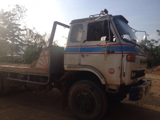 ขายรถสิบล้อเทเลอร์ ท้ายลาด บรรทุกแบ็คโฮ nissan Ud cw41m 265 เทอร์โบ รถพร้อมใช้งาน