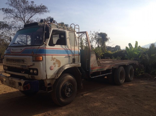 ขายรถสิบล้อเทเลอร์ ท้ายลาด บรรทุกแบ็คโฮ nissan Ud cw41m 265 เทอร์โบ รถพร้อมใช้งาน