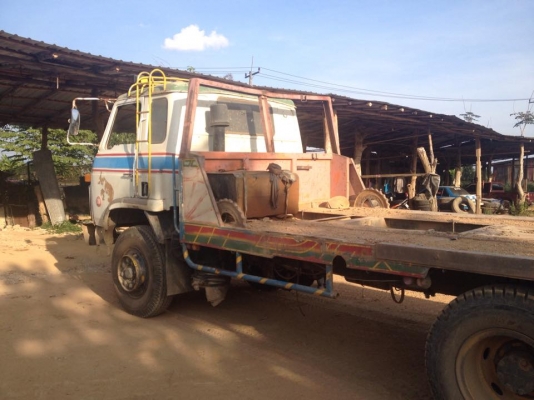 ขายรถสิบล้อเทเลอร์ ท้ายลาด บรรทุกแบ็คโฮ nissan Ud cw41m 265 เทอร์โบ รถพร้อมใช้งาน