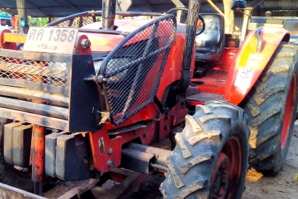 M7040 ดันหน้า +ผาน6x26นิ้ว ถูกที่สุด 350000บาท (เล่มทะเบียนพร้อม)