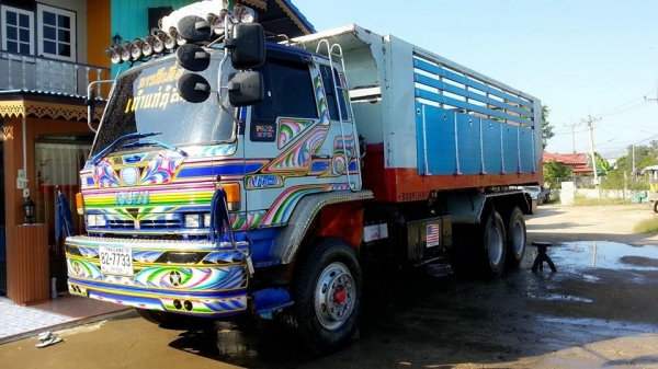 ขอบคุณลูกค้าที่โทรมาภามสิบล้อสวย ๆๆนะครับ รถผมมี น้อย แต่ 100 เปอเซ็น เครื่องแรง380  เพลงลั่นๆๆ กระบะสวย  วางมัดจำแล้วครับ