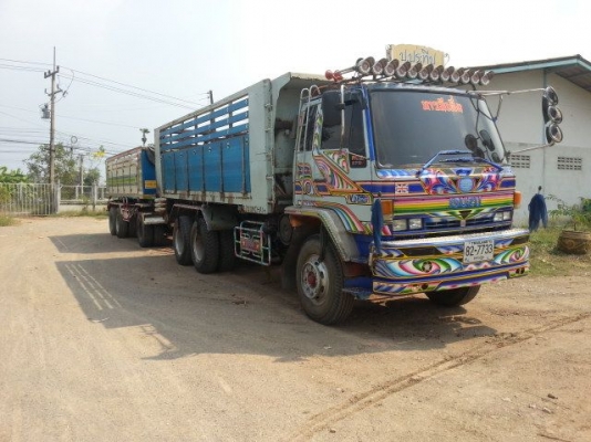 ขอบคุณลูกค้าที่โทรมาภามสิบล้อสวย ๆๆนะครับ รถผมมี น้อย แต่ 100 เปอเซ็น เครื่องแรง380  เพลงลั่นๆๆ กระบะสวย  วางมัดจำแล้วครับ