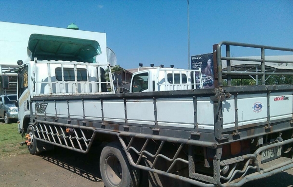 หกล้อ อีซูซุ NPR150แรง ปี54สภาพดีพน้อมใช้ ยาว5มทะเบียนพร้อมโอน