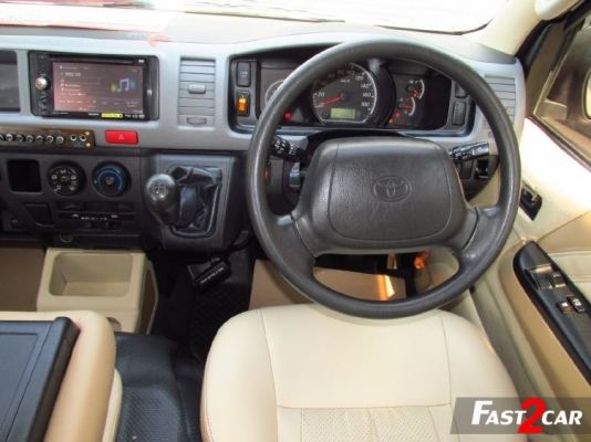 ขายด่วนๆ. รถตู้TOYOTA COMMUTER. ตู้ D4D  2500  CC   MT 2012  วีไอพี เต็มๆ. ราคา 892,000 บาทค่ะ. โทร 0922726669 ตันหยงค่ะ