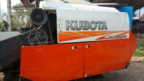 ขายรถเกี่ยวข้าว 95 อุ้ม 1400 กก 680000 วิ่ง พันปลายชั่วโม