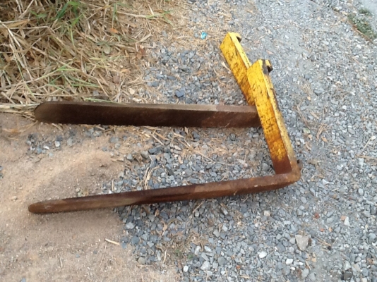 งารถยก1.5ตัน มีหลายคู่ราคาไม่แพงครับ