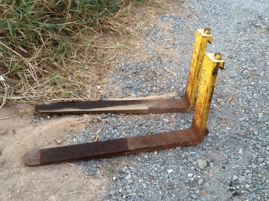 งารถยก1.5ตัน มีหลายคู่ราคาไม่แพงครับ