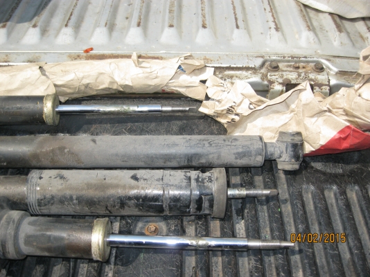 ฃาย โช๊คอัพ mercedes benz a 211 320 00 13 พร้อมกันโคลง