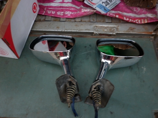 กระจกแก้ม ปรับไฟฟ้า