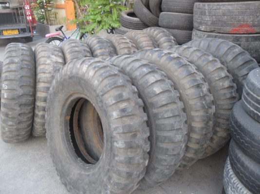 ยาง 11.00 - 20 ลายทหาร สวยๆ ราคา เส้นละ 1650 บาท