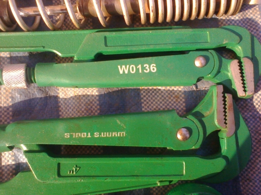 ประแจคอม้าสภาพสวยครับ  เนื้อเหล็กดีครับ ขนาด 4  นิ้วครับ  ราคานี้คุ้มครับ