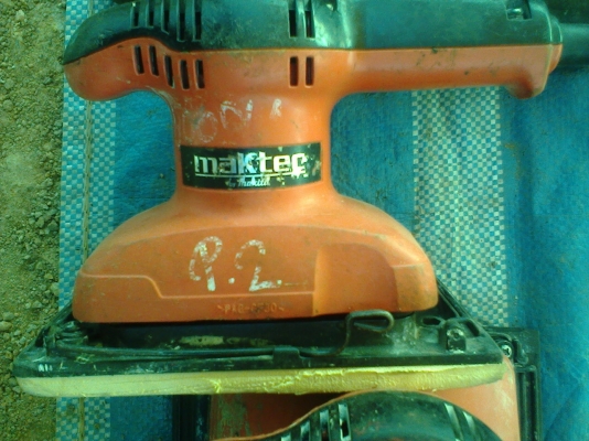 เครื่องขัดกระดาษทรายสภาพเดิมๆครับพร้อมใช้เสียงนิ่มครับ  ของแท้ครับราคานี้คุ้มมากครับ