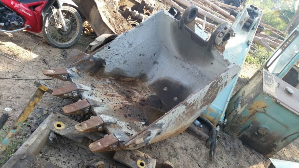 ขขายด่วน บุ้งกี๋ PC200-5 พร้อมโตงเตงตะเกียบ ขอบคุณ นพดล จังหวัดตราด