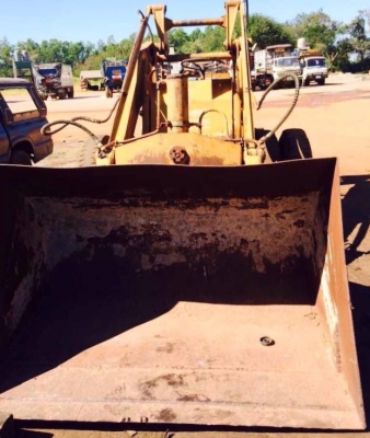 KOMATSU SD20 รถตักล้อยาง สภาพดีพร้อมทำงานได้เลยครับ เครื่องแรงดีกำลังดีไม่เยิ้ม ปั๊มเดิมๆดีทำงานได้คล่องตัว ตักได้ครึ่งคิวครับ ช่วงล่างแน่น เอกสารสัญญาซื้อขาย ราคาต่อรองได้ครับ KOMATSU SD20 รถตักล้อยาง สภาพดีพร้อมทำงานได้เลยครับ เครื่องแรงดีกำลังดีไม่เยิ้ม ปั๊มเดิมๆดีทำงานได้คล่องตัว ตักได้ครึ่งคิวครับ ช่วงล่างแน่น เอกสารสัญญาซื้อขาย ราคาต่อรองได้ครับ