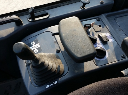 พึ่งมาถึงจากญี่ปุ่น !! รถตักล้อยาง WA100-5 ยี่ห้อ KOMATSU นำเข้าจากญี่ปุ่นแท้ 1000\% สภาพสวย ไม่เคยใช้งานในไทย