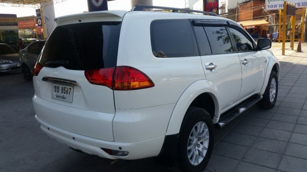 MITSUBISHI PAJERO ปี 2011 ตัว TOP เบาะหนังปรับไฟฟ้า ARIBAG คู่หน้า เบรคระบบ ABS มีจอ TV ล้อ MAX เครื่องแน่น ช่วงล่างดี พวงมาลัยมัลติฟังชั่น สีสวย ภายในสภาพสวย รถพร้อมใช้งาน จัดไฟแนนได้ ฟรีดาวน์