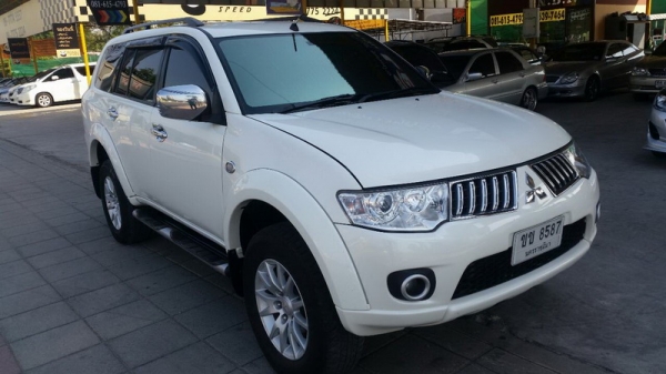 MITSUBISHI PAJERO ปี 2011 ตัว TOP เบาะหนังปรับไฟฟ้า ARIBAG คู่หน้า เบรคระบบ ABS มีจอ TV ล้อ MAX เครื่องแน่น ช่วงล่างดี พวงมาลัยมัลติฟังชั่น สีสวย ภายในสภาพสวย รถพร้อมใช้งาน จัดไฟแนนได้ ฟรีดาวน์