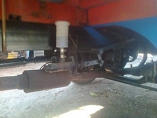 ขายด่วน รถอีแต๋น 4 ล้อ พร้อมบรรทุกหนักได้เลยครับ เครื่องยนต์ RT140 แน่นแรงดีกำลังไม่มีตกครับ ช่วงล่างคัชซีหน้า 5 เพลาลอย 4 ล้อดุมโผล่แหนบเต้า คานหน้าอีซูซุ ELF สภาพใหม่ ยางสภาพดี 80\% พร้อมใช้งาน เอกสารสัญญาซื้อขาย ราคาต่อรองได้ครับ