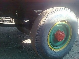 ขายด่วน รถอีแต๋น 4 ล้อ พร้อมบรรทุกหนักได้เลยครับ เครื่องยนต์ RT140 แน่นแรงดีกำลังไม่มีตกครับ ช่วงล่างคัชซีหน้า 5 เพลาลอย 4 ล้อดุมโผล่แหนบเต้า คานหน้าอีซูซุ ELF สภาพใหม่ ยางสภาพดี 80\% พร้อมใช้งาน เอกสารสัญญาซื้อขาย ราคาต่อรองได้ครับ