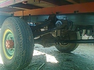 ขายด่วน รถอีแต๋น 4 ล้อ พร้อมบรรทุกหนักได้เลยครับ เครื่องยนต์ RT140 แน่นแรงดีกำลังไม่มีตกครับ ช่วงล่างคัชซีหน้า 5 เพลาลอย 4 ล้อดุมโผล่แหนบเต้า คานหน้าอีซูซุ ELF สภาพใหม่ ยางสภาพดี 80\% พร้อมใช้งาน เอกสารสัญญาซื้อขาย ราคาต่อรองได้ครับ