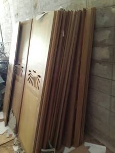 บานประตูตู้ไม้สักบานเลื่อน