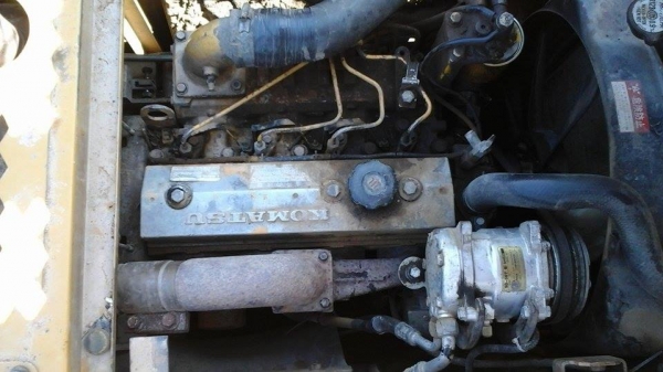 KOMUTSU PC 200 KOMUTSU PC 200