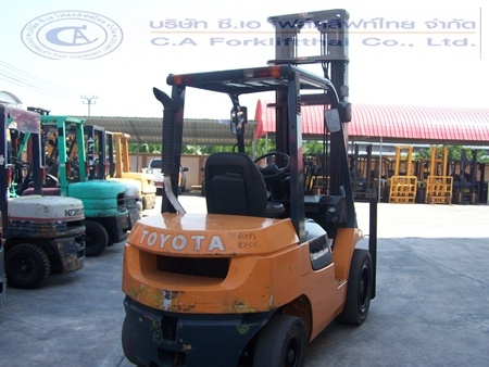 ขายรถ โฟล์คลิฟท์ TOYOTA รุ่น 7-FD30