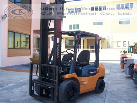 ขายรถ โฟล์คลิฟท์ TOYOTA รุ่น 7-FD30