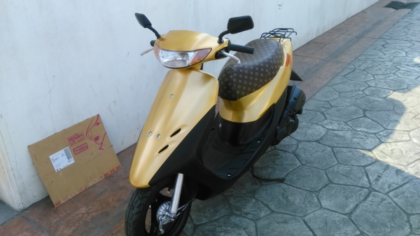 ขายรถป๊อบ HONDA ZX 34 สีทอง สวยสวย สภาพดีและพร้อมใช้งานได้เลย สตาร์ดมือ เครื่องดี สีสวยโอเค เก็บงานเก็บสีแล้ว แบตไหม่ ยางนอกยางในหน้าหลังเปลี่ยนไหม่ เบาะไหม่ ซื้อไปขับอย่างเดียวพอ ไม่ต้องทำเพิ่ม ขอขาย 9900 บาท K.tum 0971977571*ส่งทั่วโลก*