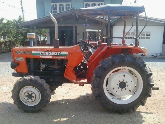 ขายด่วนรถไถนา KUBOTA L 3202 DT 4wd 4x4 เดิมๆ