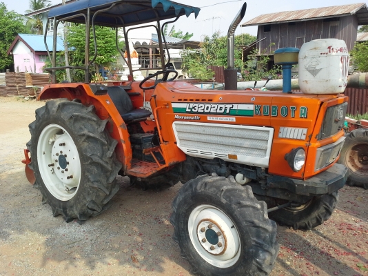 ขายด่วนรถไถนา KUBOTA L 3202 DT 4wd 4x4 เดิมๆ