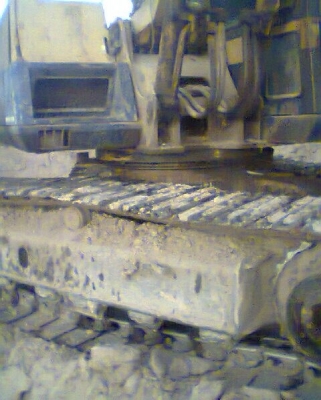 KOMATSU PC 120-3 รถบอดี้สวย เครื่องเดิมปั๊มเดิมๆทำงานไม่โหลดครับ ภายในเก๋งสะอาด คอนโทรลยาว ควบคุมง่ายคล่องตัวดี ภายนอกบูมอาร์มสวย ช่วงล่างเอวแน่น โรลเลอร์โซ่บูทใบแทรกหนาดีประมาณ 60\% พร้อมใช้งาน เอกสารสัญญาขาย ราคาต่อรองได้ครับ