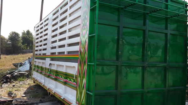 ขายกระบะคอกเกษตร ถอดจากHino FL 1j ขายกระบะคอกเกษตร ถอดจากHino FL 1j