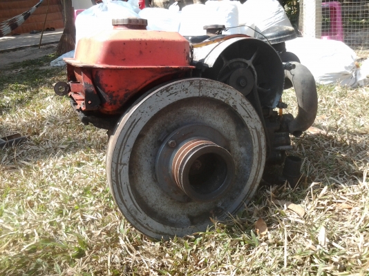 ขายตามสภาพเครื่องคูโบต้า2สูบ14แรงเครื่องติดนิมไว้ใส่อีแตน