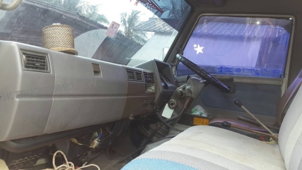 รถบรรทุกดัมพ์  HINO   150  แรงม้า   ปีจดทะเบียน 2541