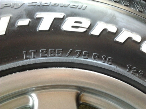 Max + BF All 265/75/16 ปี12 สภาพดี พร้อมใช้งาน 1ชุด Max + BF All 265/75/16 ปี12 สภาพดี พร้อมใช้งาน 1ชุด