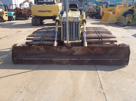 รถดัน Komatsu D20PLL-7 รุ่น 7 นำเข้าจากญี่ปุ่นแท้ๆ แทรคกว้าง 1.05เมตร สวยเดิมๆ แจ่มมาก ขายไม่แพงด้วย 086-303-9797 รถดัน Komatsu D20PLL-7 รุ่น 7 นำเข้าจากญี่ปุ่นแท้ๆ แทรคกว้าง 1.05เมตร สวยเดิมๆ แจ่มมาก ขายไม่แพงด้วย 086-303-9797