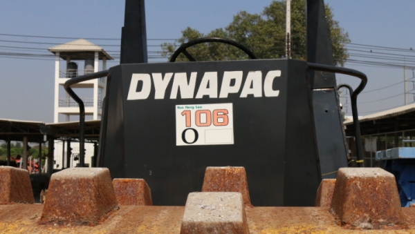 รถบดเก่านอก DYNAPAC CA30D ล้อหนาม ไม่มีอินวอย มีสัญญาซื้อขายบริษัทออกให้
