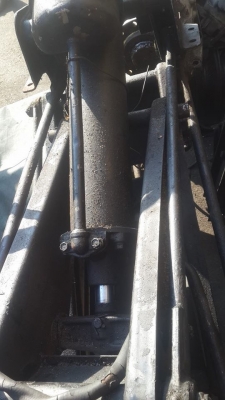 กระบอกดัมพ์พร้อมขา